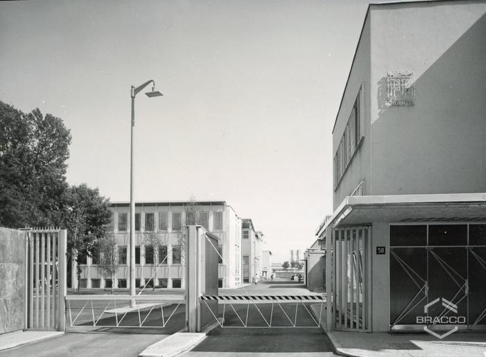 Ingresso stabilimento, anni '50