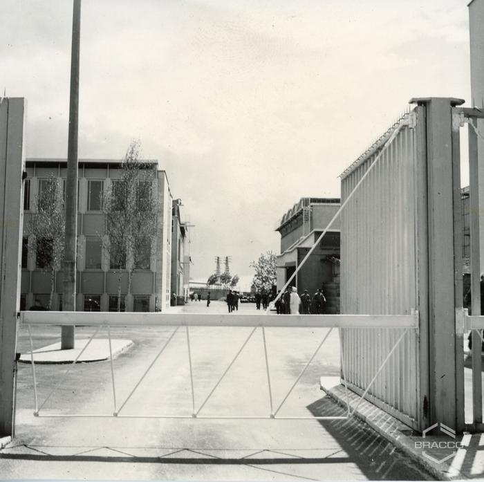 Ingresso stabilimento, anni '50