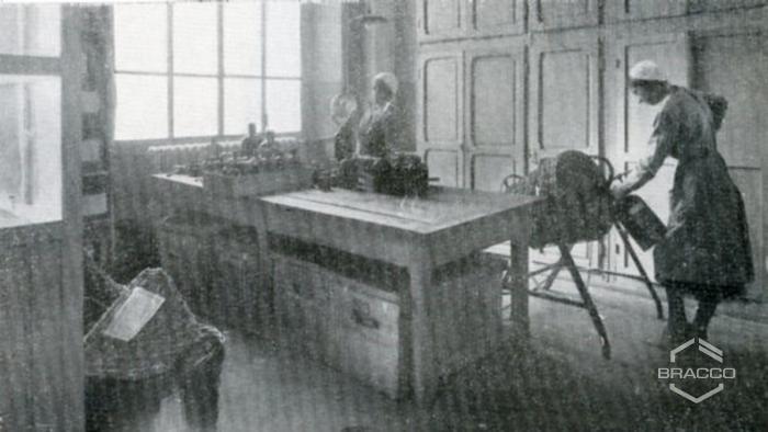 Reparto di confezionamento, 1933