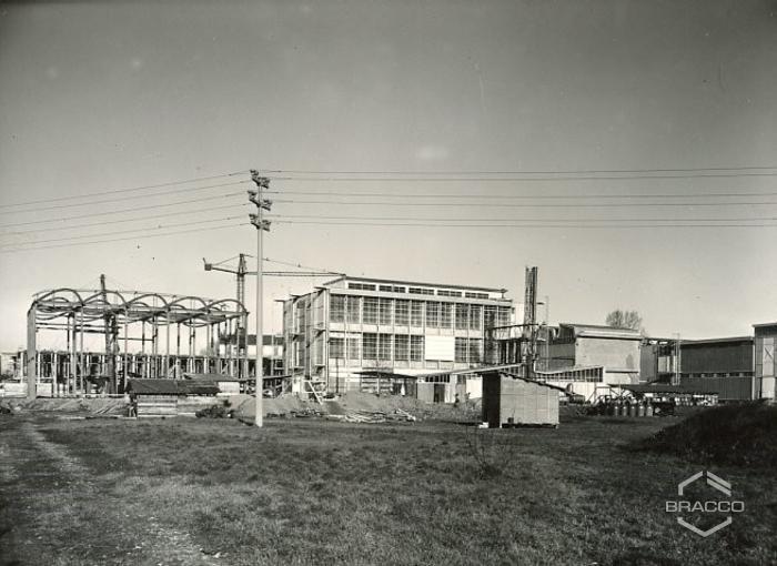 Costruzione edificio B4, struttura portante in acciaio, 1958-1959
