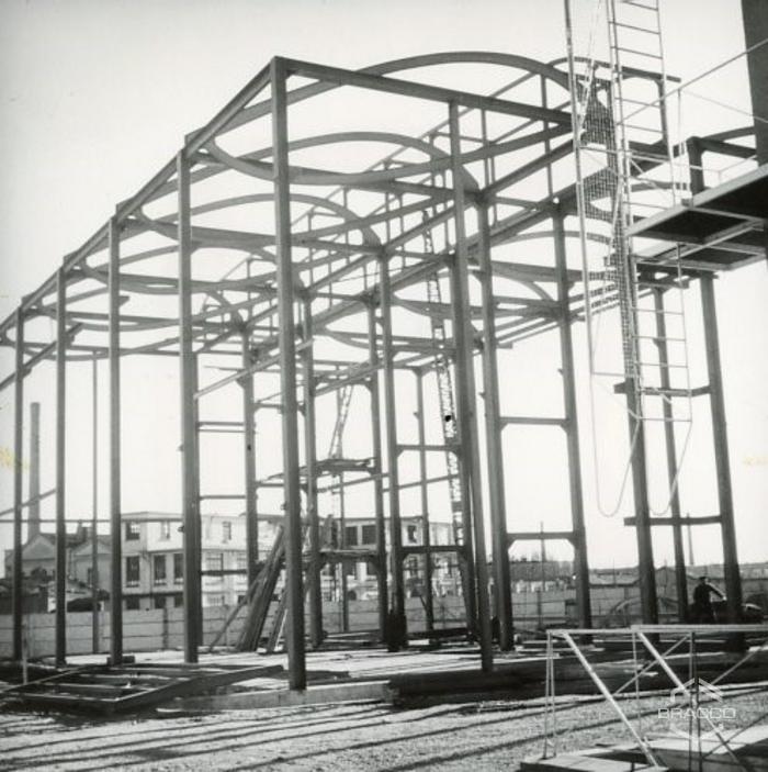 Costruzione edificio B4, struttura portante in acciaio, 1958-1959