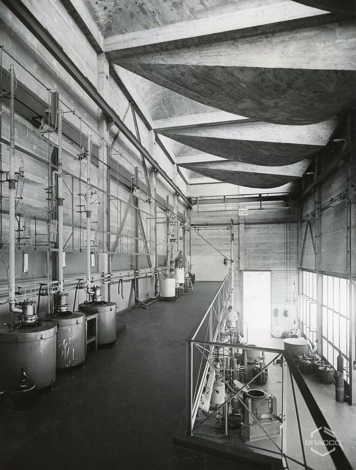 Edificio B4, produzione sintetici, anni '60