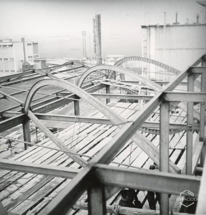 Costruzione edificio B4, struttura portante in acciaio, 1958-1959