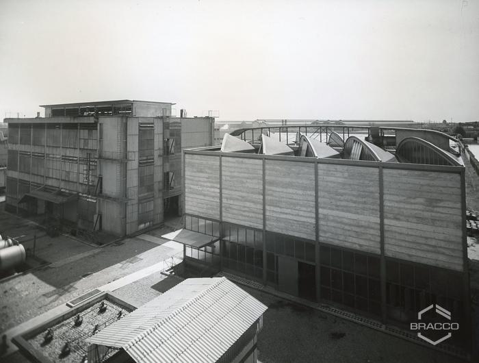 Edificio B4, produzione sintetici, anni '60