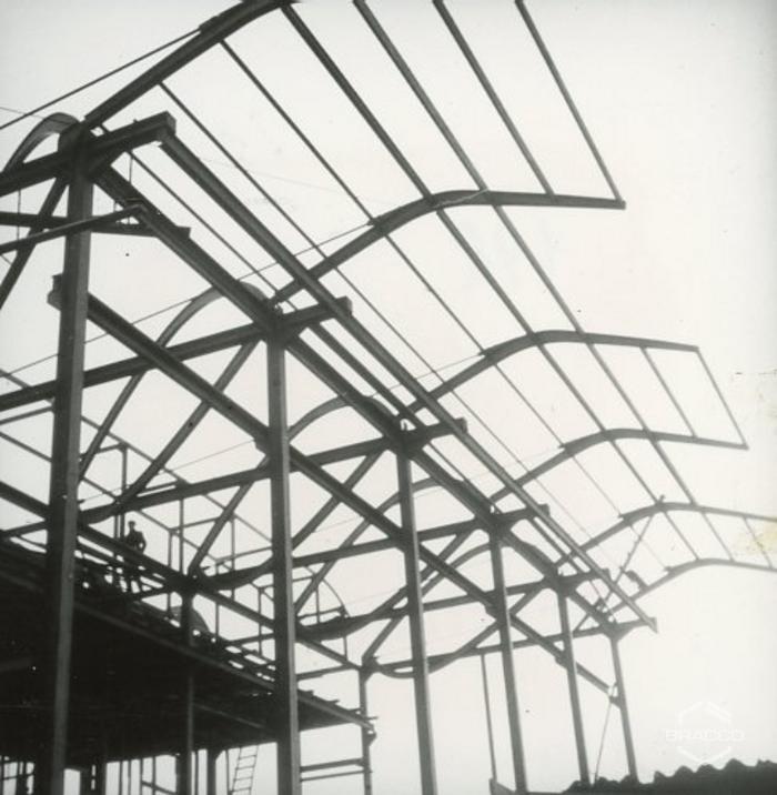 Costruzione edificio B4, struttura portante in acciaio, 1958-1959