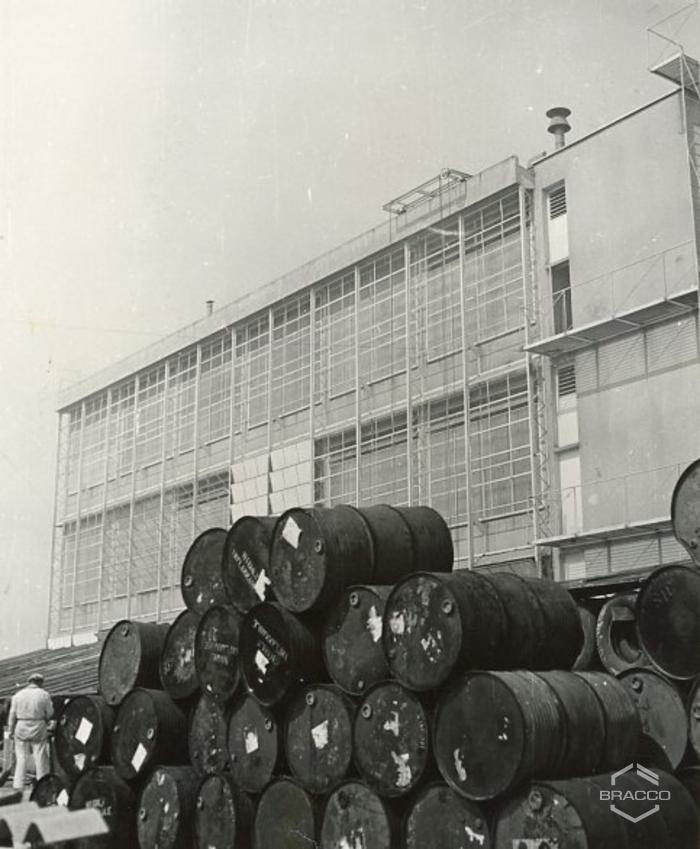 Edificio B6, produzione sintetici, anni '50
