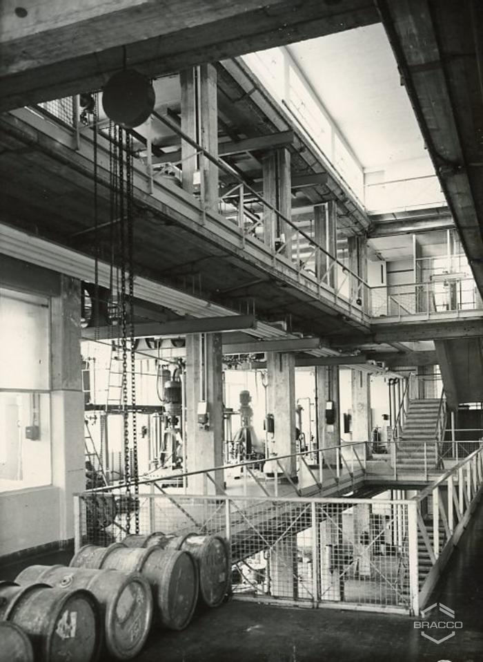 Edificio B6, produzione sintetici, anni '50