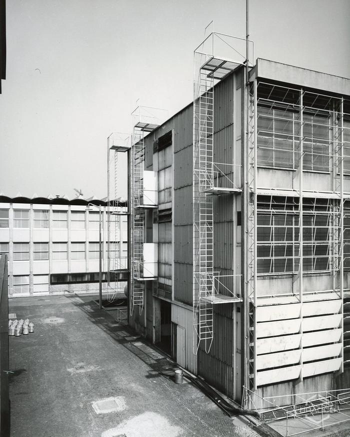 Edificio B6, produzione sintetici, anni '50