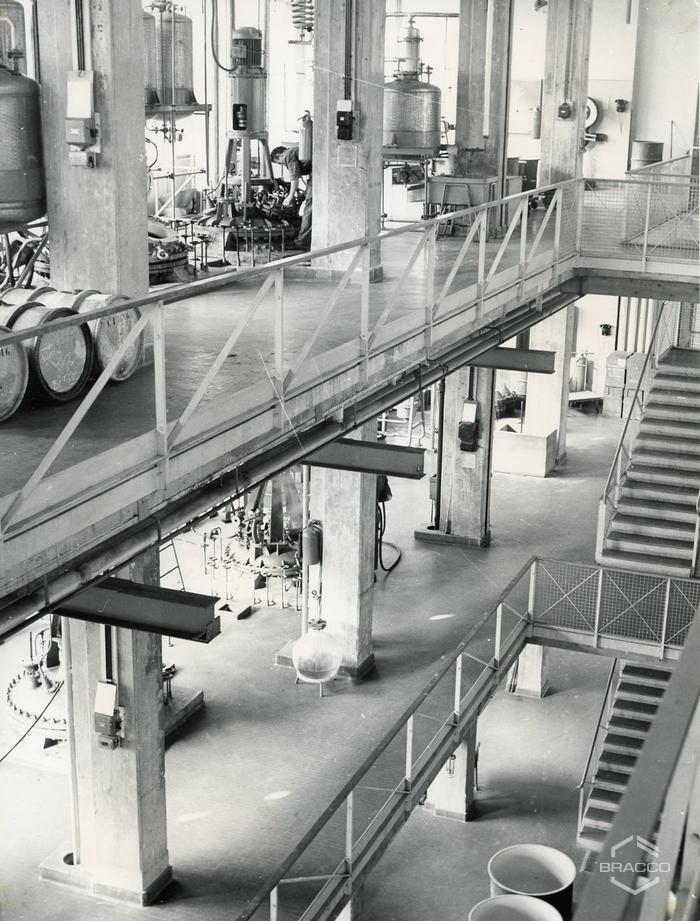 Edificio B6, produzione sintetici, anni '50
