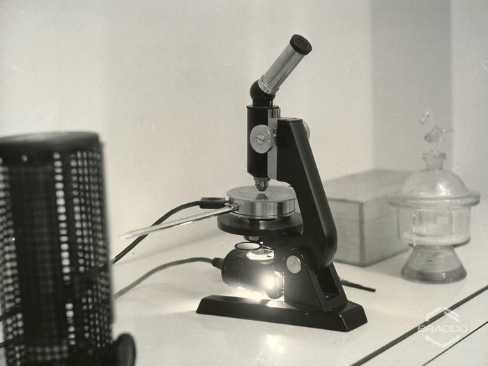 Apparecchio Kofler per la determinazione del punto di fusione, anni '60