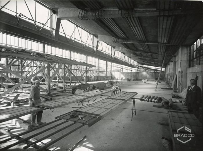 Lavori di costruzione dell'edificio B15, confezione specialità medicinali e servizi, anni '60