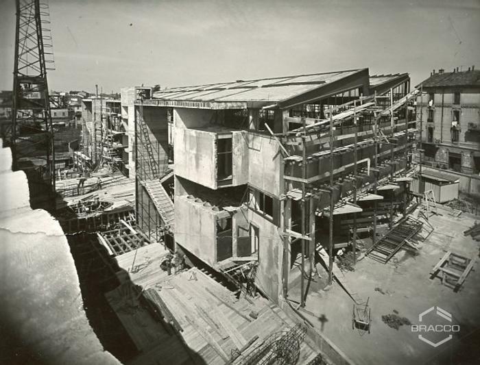 Lavori di costruzione dell'edificio B15, confezione specialità medicinali e servizi, anni '60