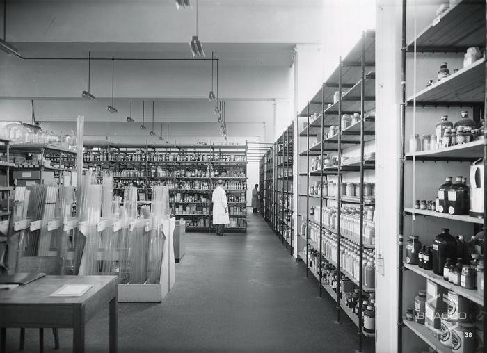 Magazzino prodotti chimici, inizio anni '60