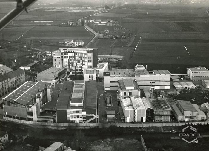 Veduta aerea dello stabilimento Bracco di Lambrate, anni '60