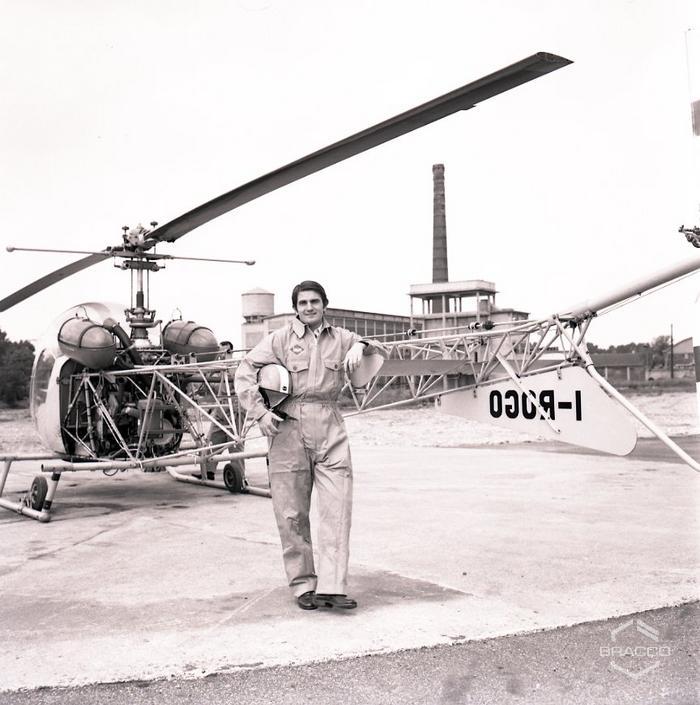 Veduta aerea dello stabilimento Bracco di Lambrate, panorama elicottero, anni '60