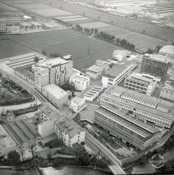 Veduta aerea dello stabilimento Bracco di Lambrate, anni '60