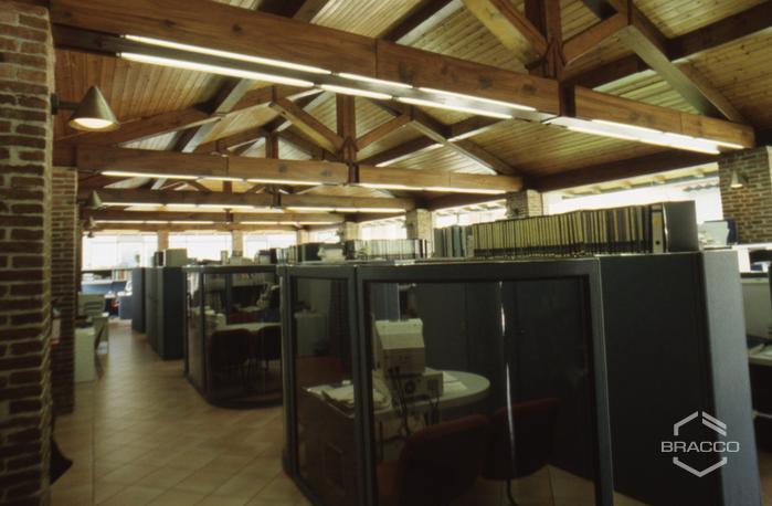 Cascina Gambero, edificio 1, stabilimento Bracco di Lambrate, anni '90