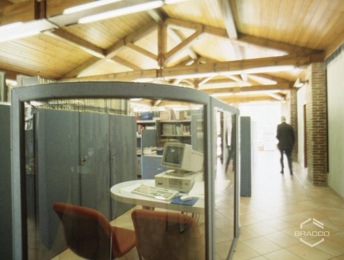 Cascina Gambero, edificio 1, stabilimento Bracco di Lambrate, anni '90