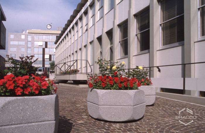 Edificio B14, direzione e uffici, dello stabilimento Bracco di Lambrate, anni '90