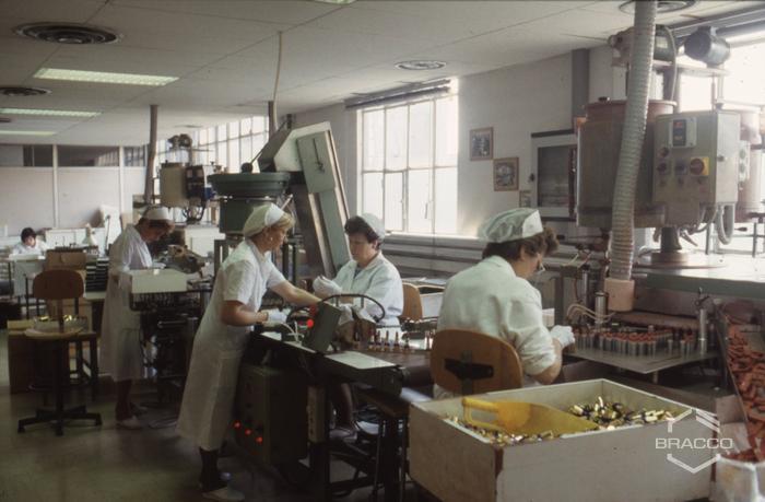 Laboratorio di confezionamento della Diana de Silva cosmétiques, anni '90