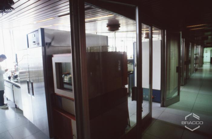 Laboratorio di ricerca chimica biologica della Diana de Silva cosmétiques, anni '90