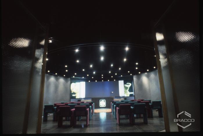 Sala polivalente presso l'edificio della Diana de Silva cosmétiques, anni '90