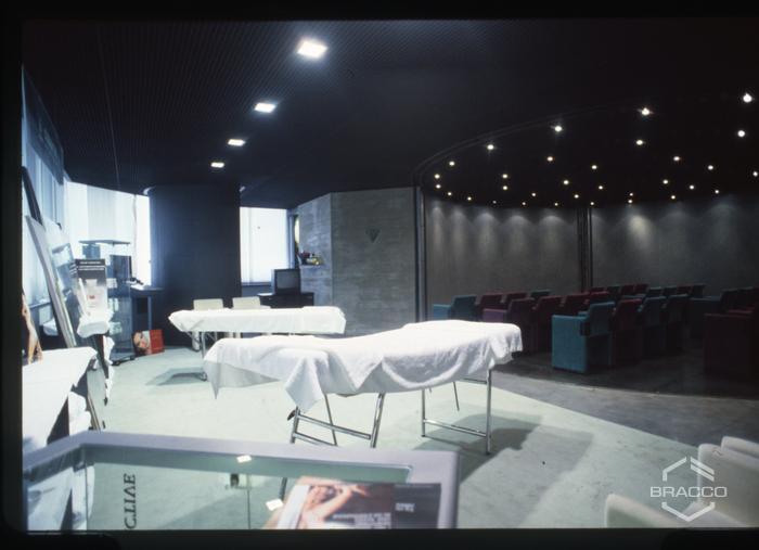 Sala polivalente presso l'edificio della Diana de Silva cosmétiques, anni '90
