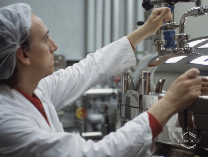 Sintetica SA di Mendrisio, reparto di sterilizzazione, anni '90