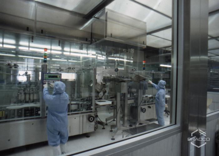 Sintetica SA di Mendrisio, laboratorio, anni '90