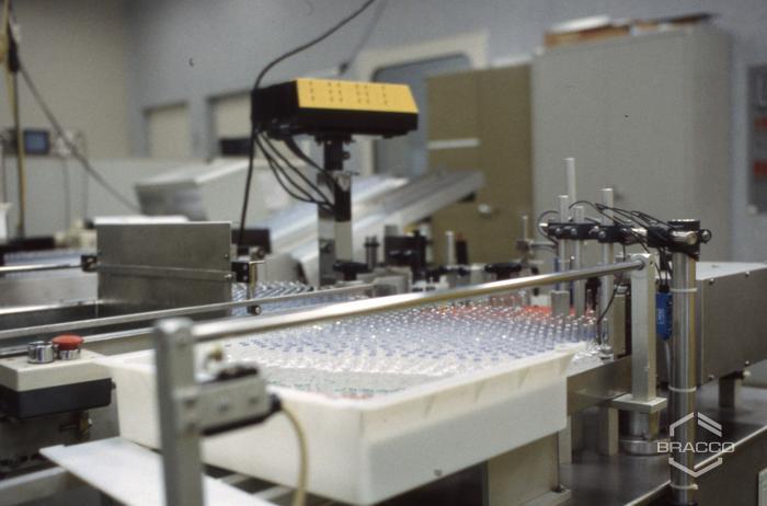 Sintetica SA di Mendrisio, etichettatura fiale, anni '90