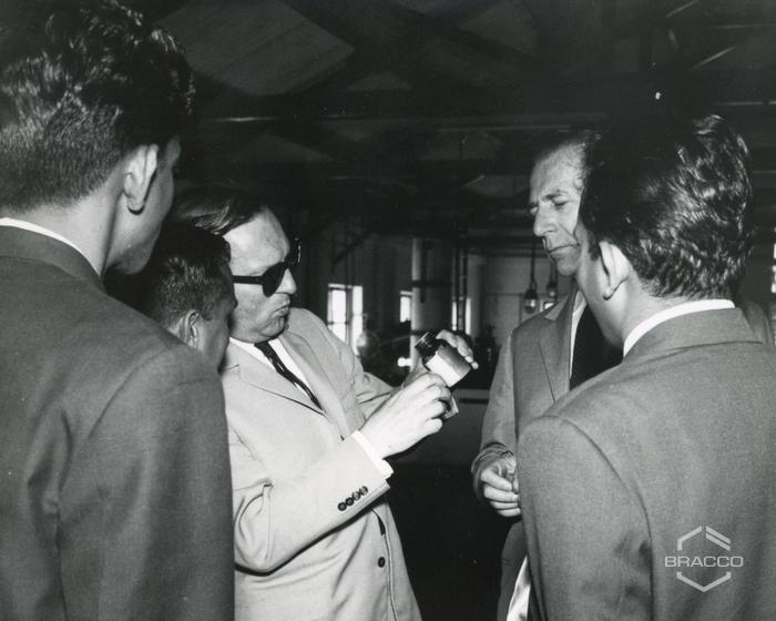 Visita allo stabilimento della Biological Products LTD, 25 gennaio 1964
