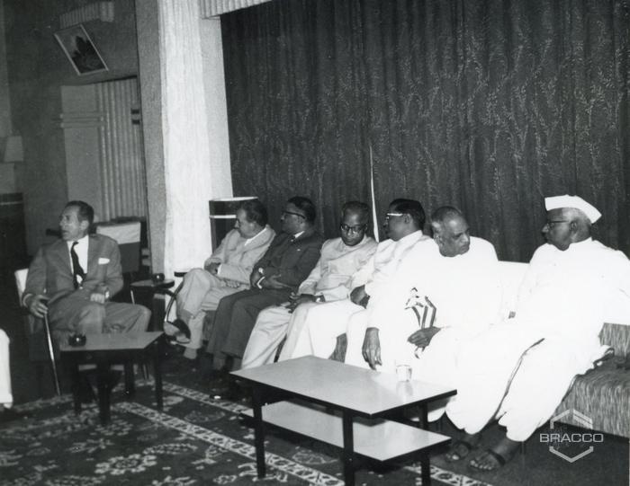 Il Dr. Felder con alcuni rappresentanti della Biological Products LTD, 25 gennaio 1964