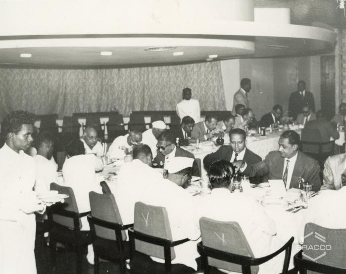 Il Dr. Felder con alcuni rappresentanti della Biological Products LTD, 25 gennaio 1964