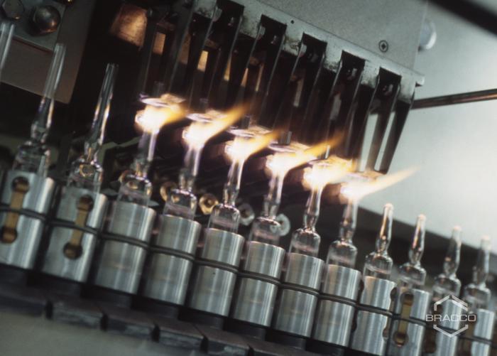 Sintetica SA di Mendrisio, produzione fiale, anni '90