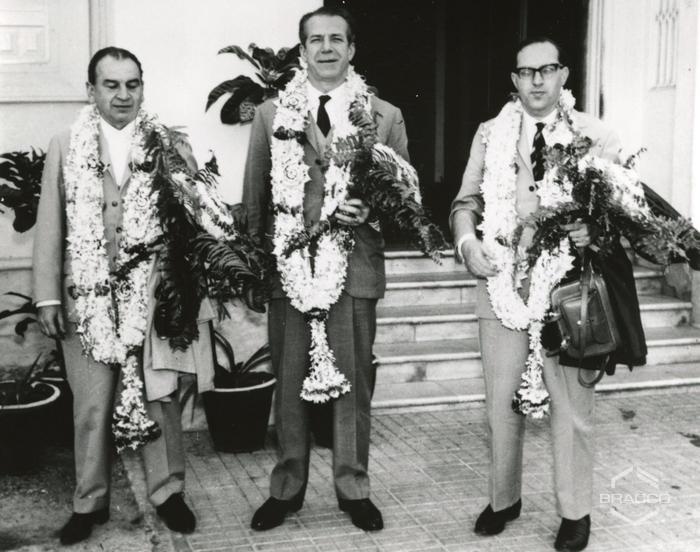 Mr. Leclerc, dr. Fulvio Bracco e il prof. Ernst Felder al loro arrivo in India, 25 gennaio 1964