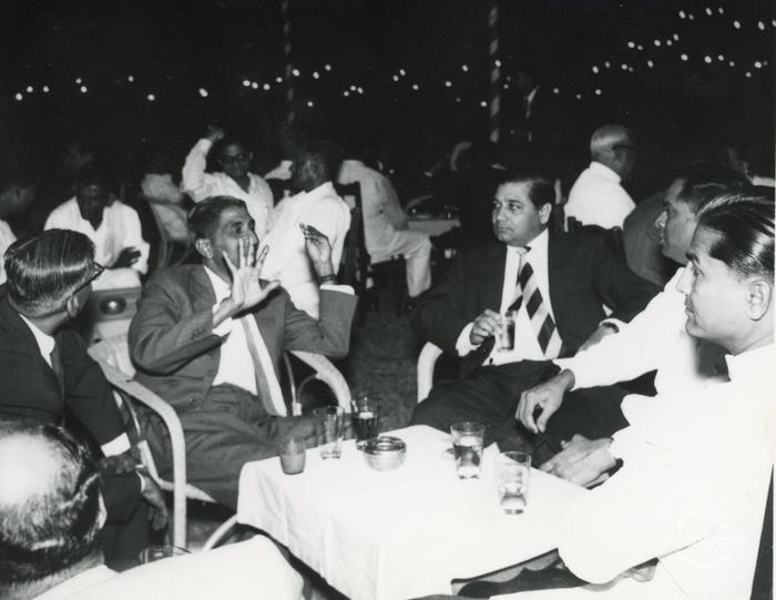 Cena al Seconderabad Club, 26 gennaio 1964
