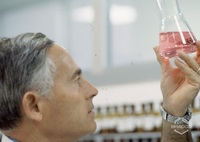 Laboratorio di ricerca e test dell'azienda "Fructamine", anni '90