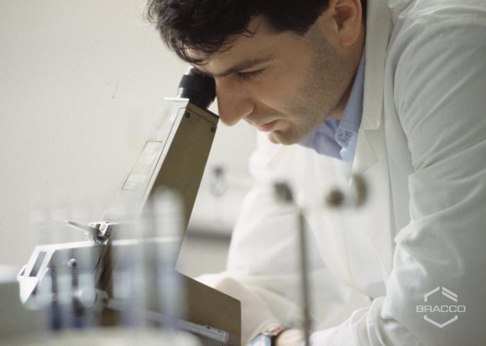 Laboratorio chimico e di ricerca dell'azienda "Fructamine", anni '90
