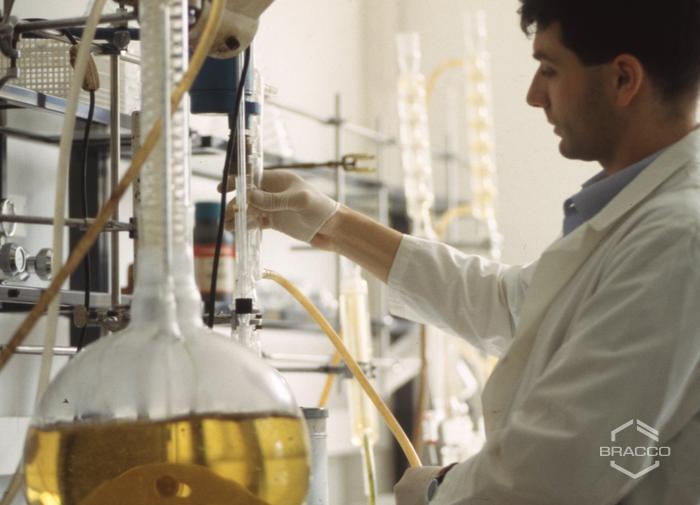 Laboratorio chimico e di ricerca dell'azienda "Fructamine", anni '90