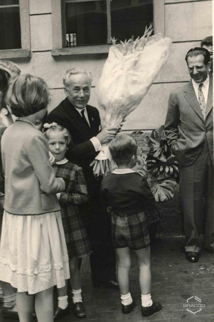 La famiglia Bracco durante le celebrazioni del 25° anniversario della Bracco già Italmerck di Milano, 1952