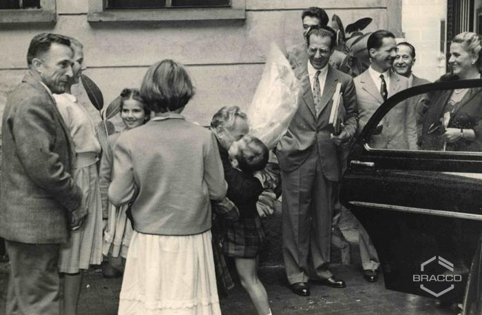 La famiglia Bracco durante le celebrazioni del 25° anniversario della Bracco già Italmerck di Milano, 1952