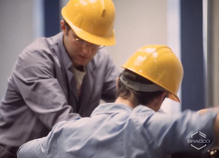 Reparto di produzione dello stabilimento Fructamine, anni '90