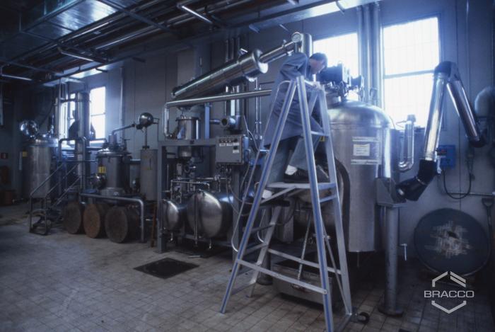 Impianti di produzione alcoli dell'azienda Fructamine, anni '90