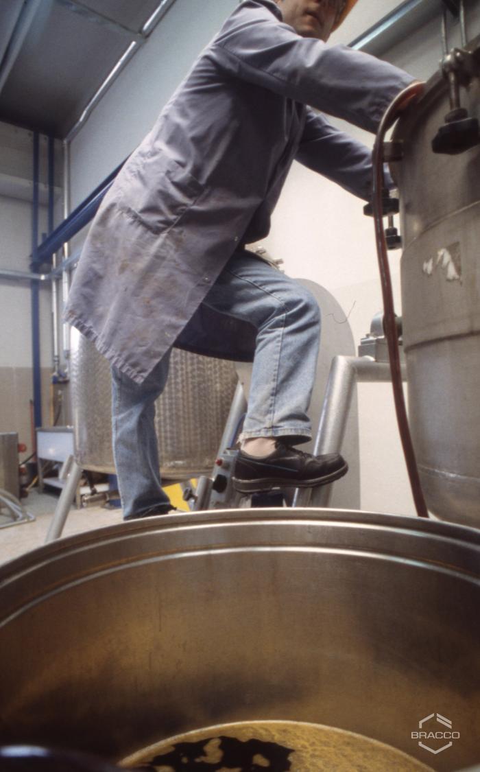 Reparto di produzione dello stabilimento Fructamine, anni '90