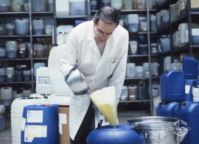 Reparto di produzione dello stabilimento Fructamine, anni '90