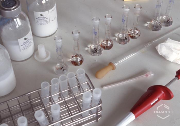 Laboratorio di ricerca del sito Bracco-Sintetica di Battelle (Carouge, Ginevra), dettagli attrezzatura, 1993
