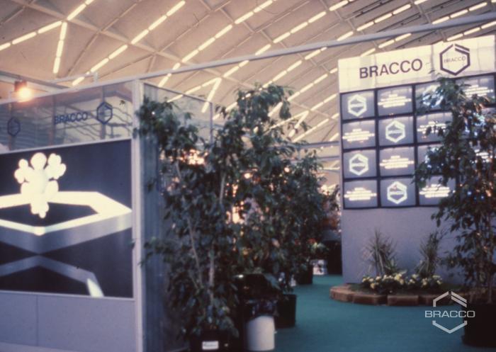 Stand di Bracco al Congresso Nazionale della Società italiana di Radiologia Medica e Interventistica (SIRM), Torino, 30 maggio-3 giugno 1990