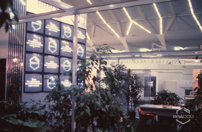 Stand di Bracco al Congresso Nazionale della Società italiana di Radiologia Medica e Interventistica (SIRM), Torino, 30 maggio-3 giugno 1990